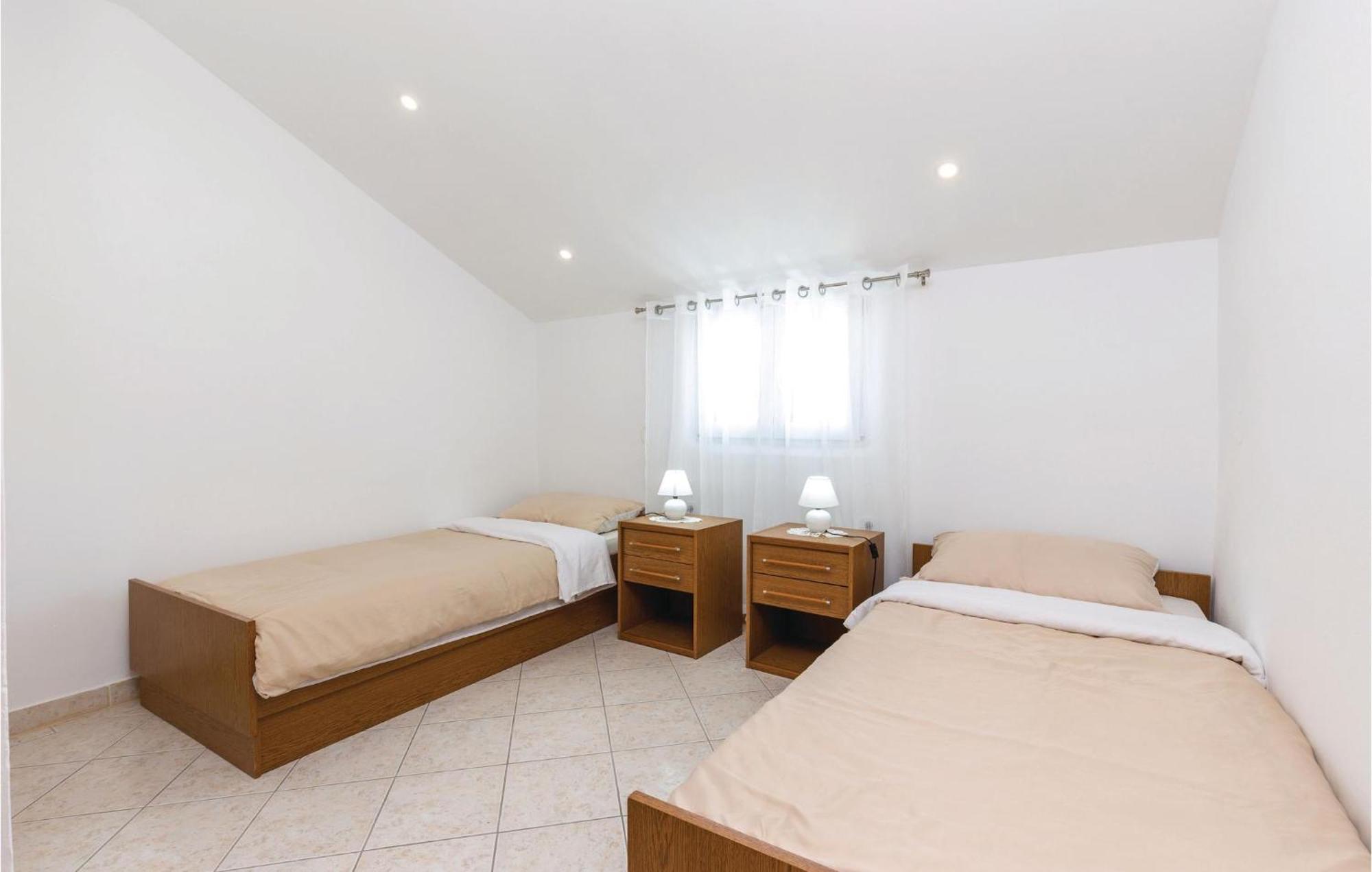 Nice Apartment In Crikvenica With Wifi Extérieur photo