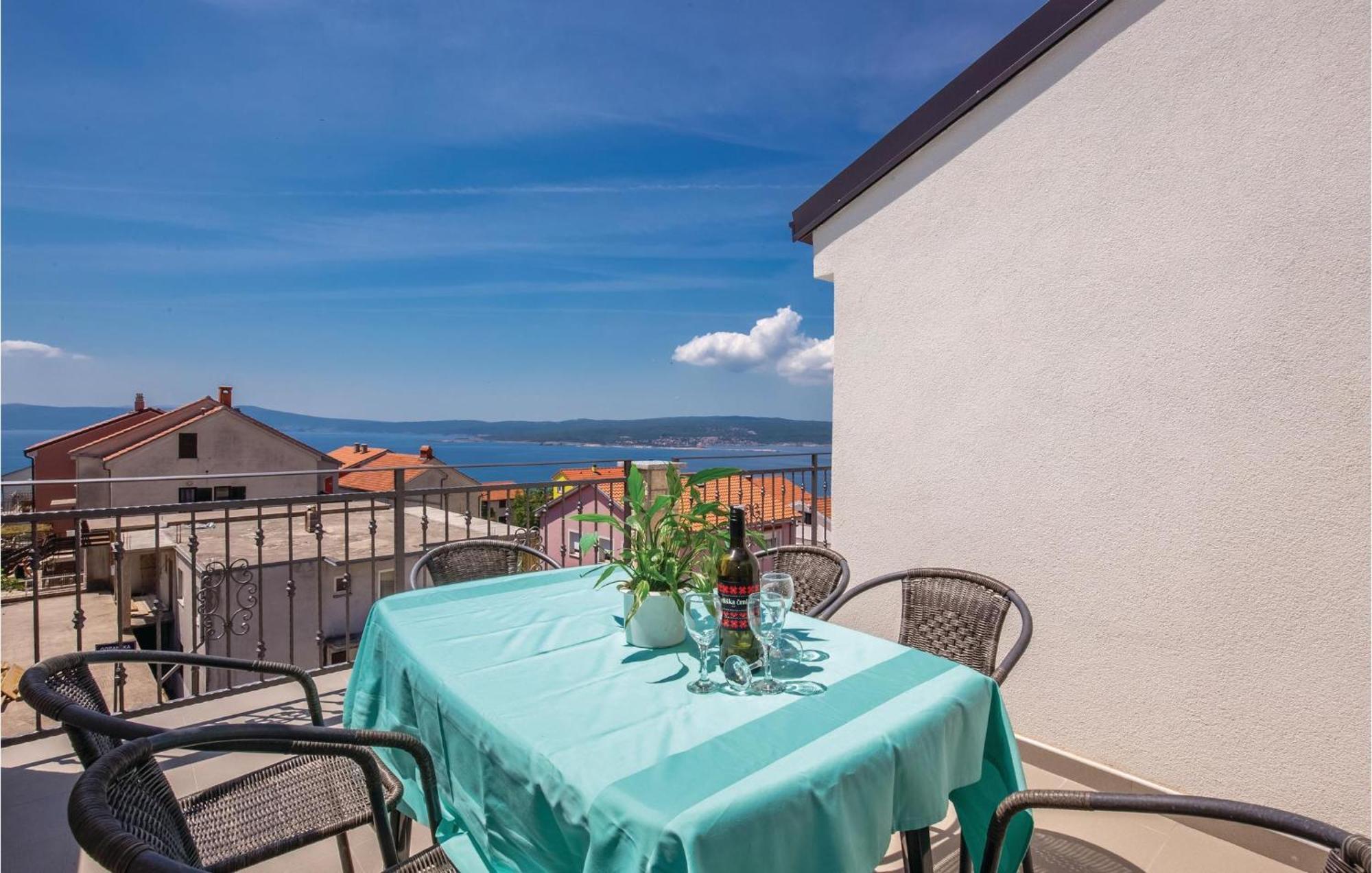 Nice Apartment In Crikvenica With Wifi Extérieur photo