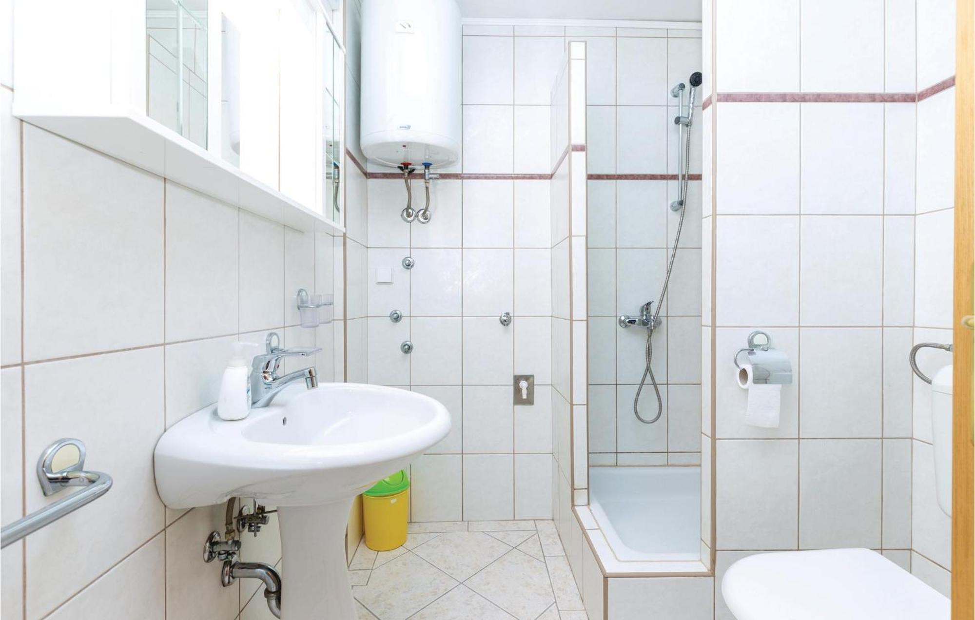 Nice Apartment In Crikvenica With Wifi Extérieur photo