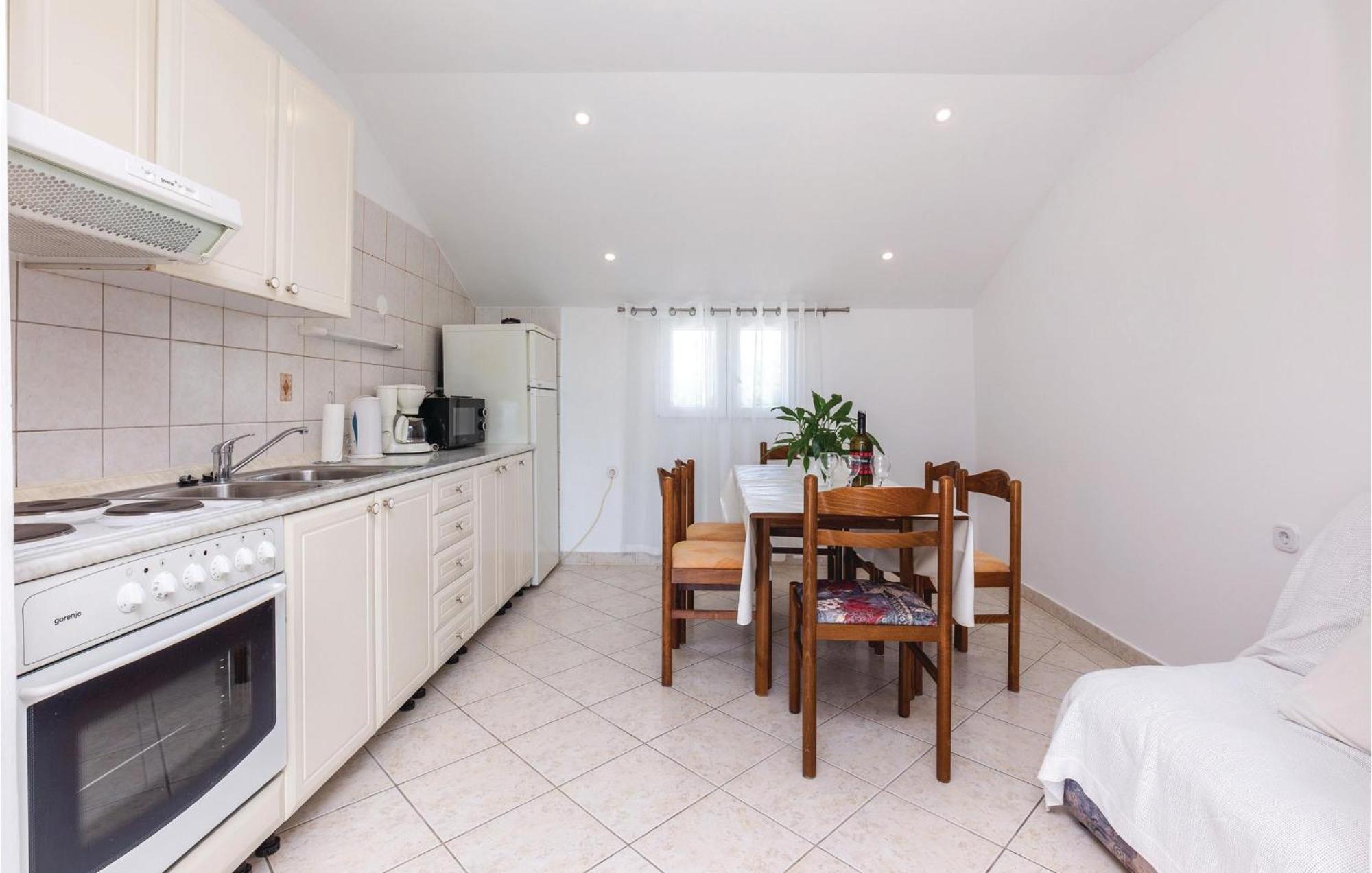 Nice Apartment In Crikvenica With Wifi Extérieur photo