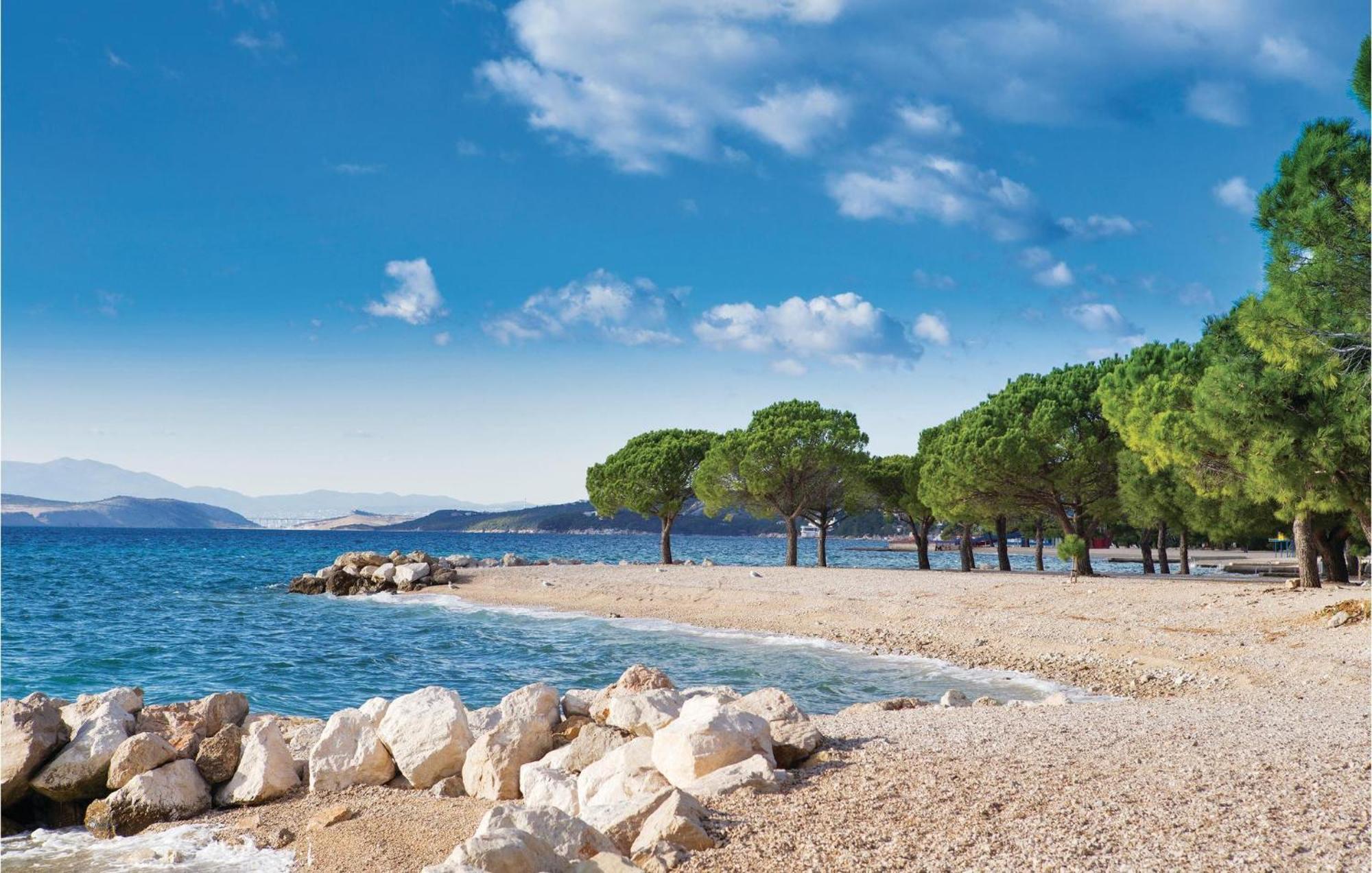 Nice Apartment In Crikvenica With Wifi Extérieur photo